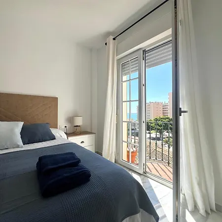 Apartamento Terraza Y Vistas En Carihuela Erisa 2 A 100 Metros De La Playa Torremolinos