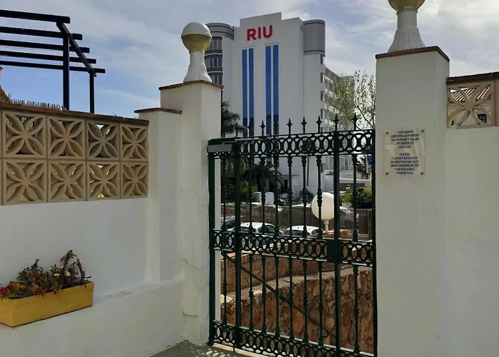 Terraza Y Vistas En Carihuela Erisa 2 A 100 Metros De La Playa