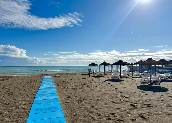 Terraza Y Vistas En Carihuela Erisa 2 A 100 Metros De La Playa Torremolinos