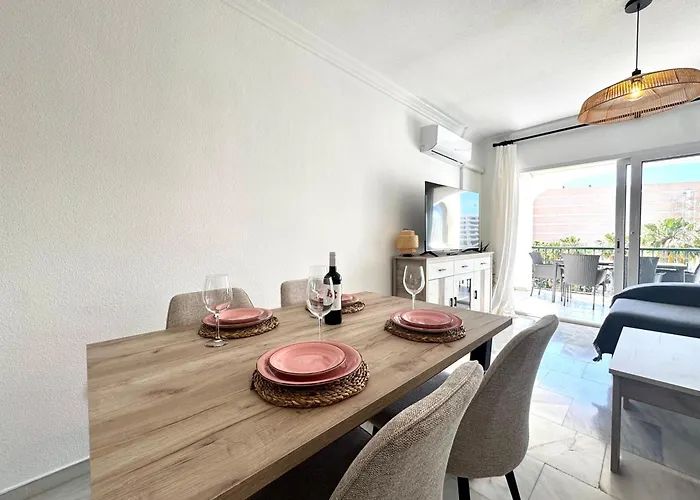 Terraza Y Vistas En Carihuela Erisa 2 A 100 Metros De La Playa Torremolinos